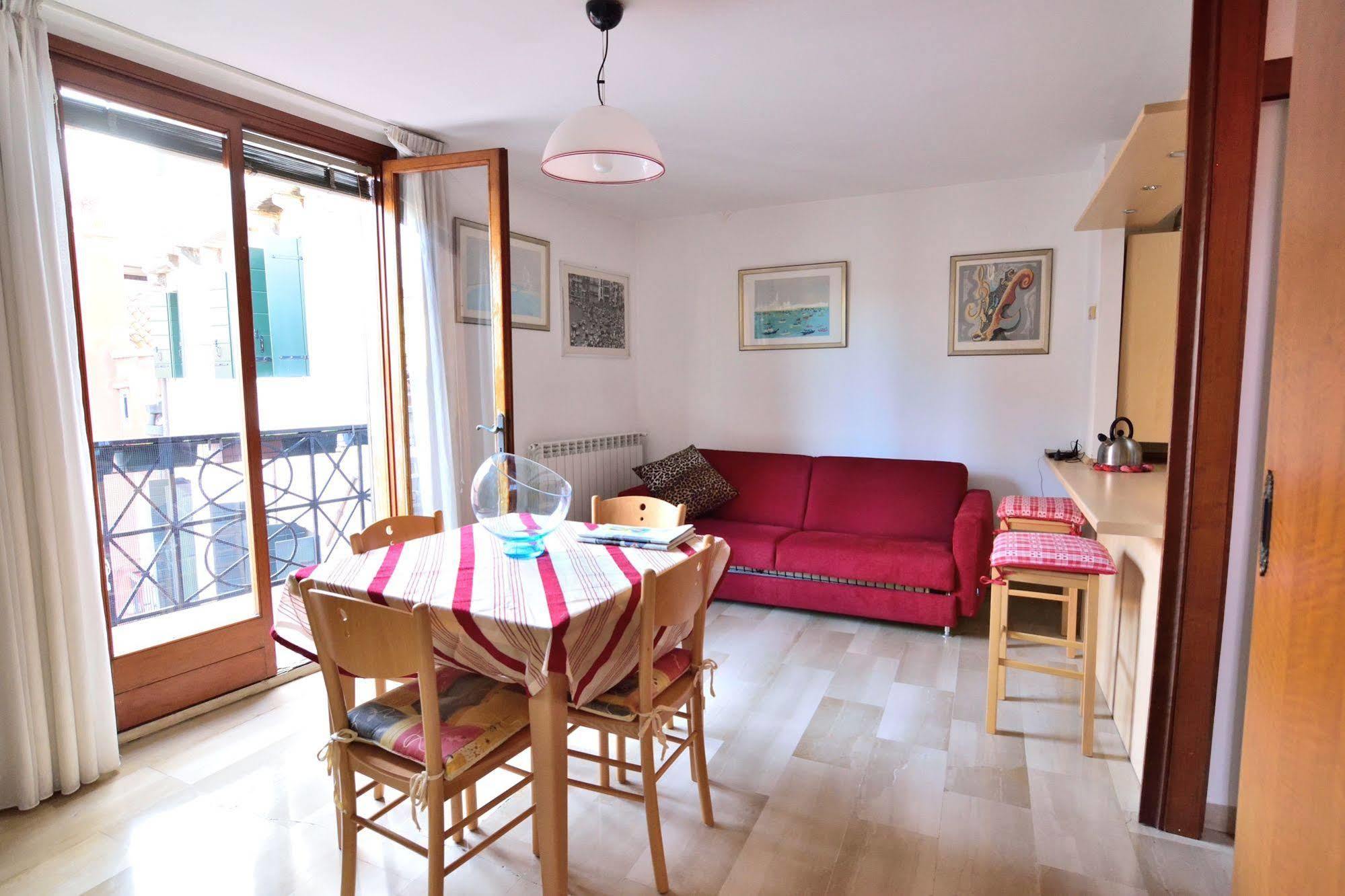 Apartment Specchieri *