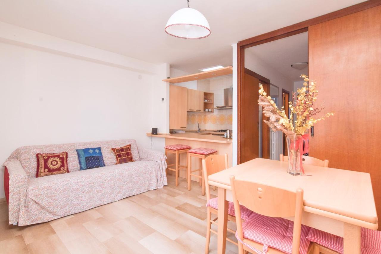 Apartment Specchieri